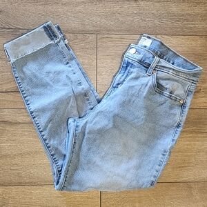 Gently Worn- DENIZEN by LEVI'S - Hi-Rise Ankle Boyfriend Jeans- Size 4/27